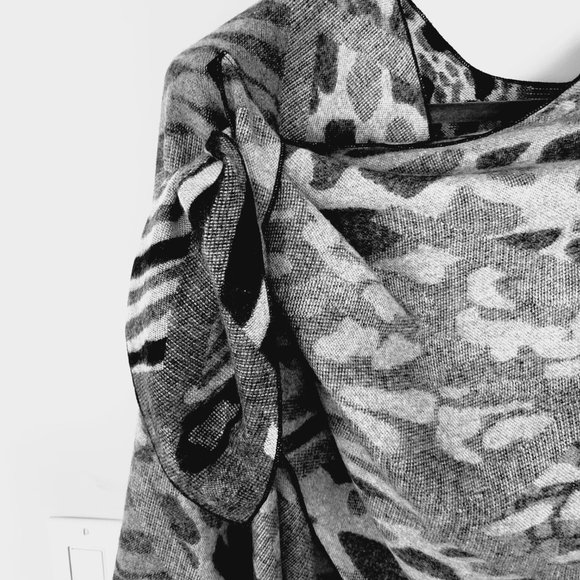 Rapti Fashion Reversible 100% Cashmere Buckle Shawl. Animal Print.Handmade. RF19 - Picture 6 of 9